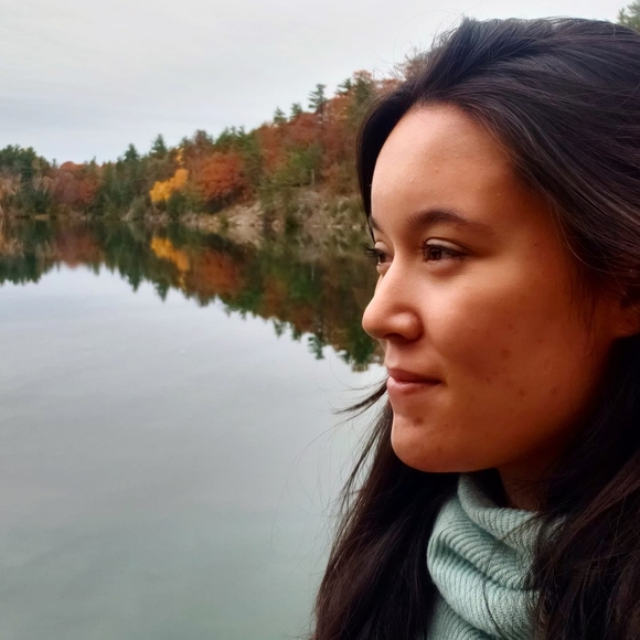 Meet your Posher, Becca - Picture 1 of 1